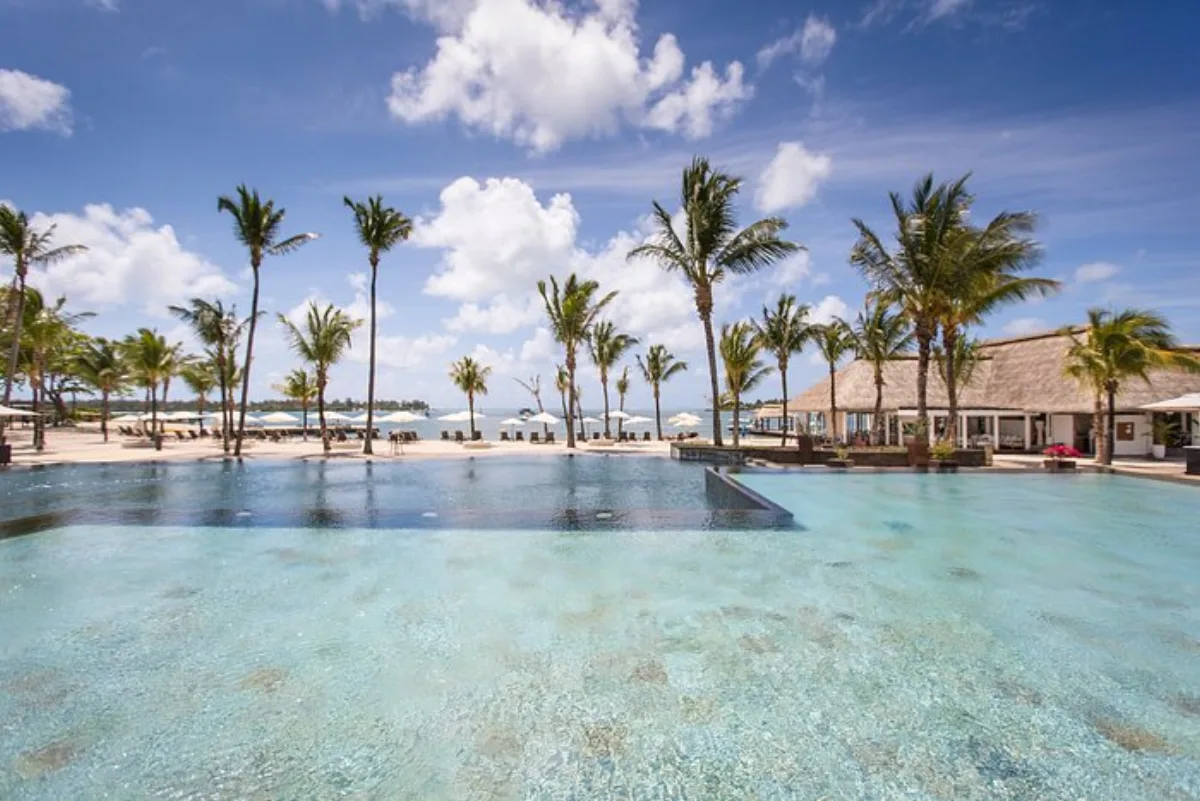 The Bay Club at Anahita